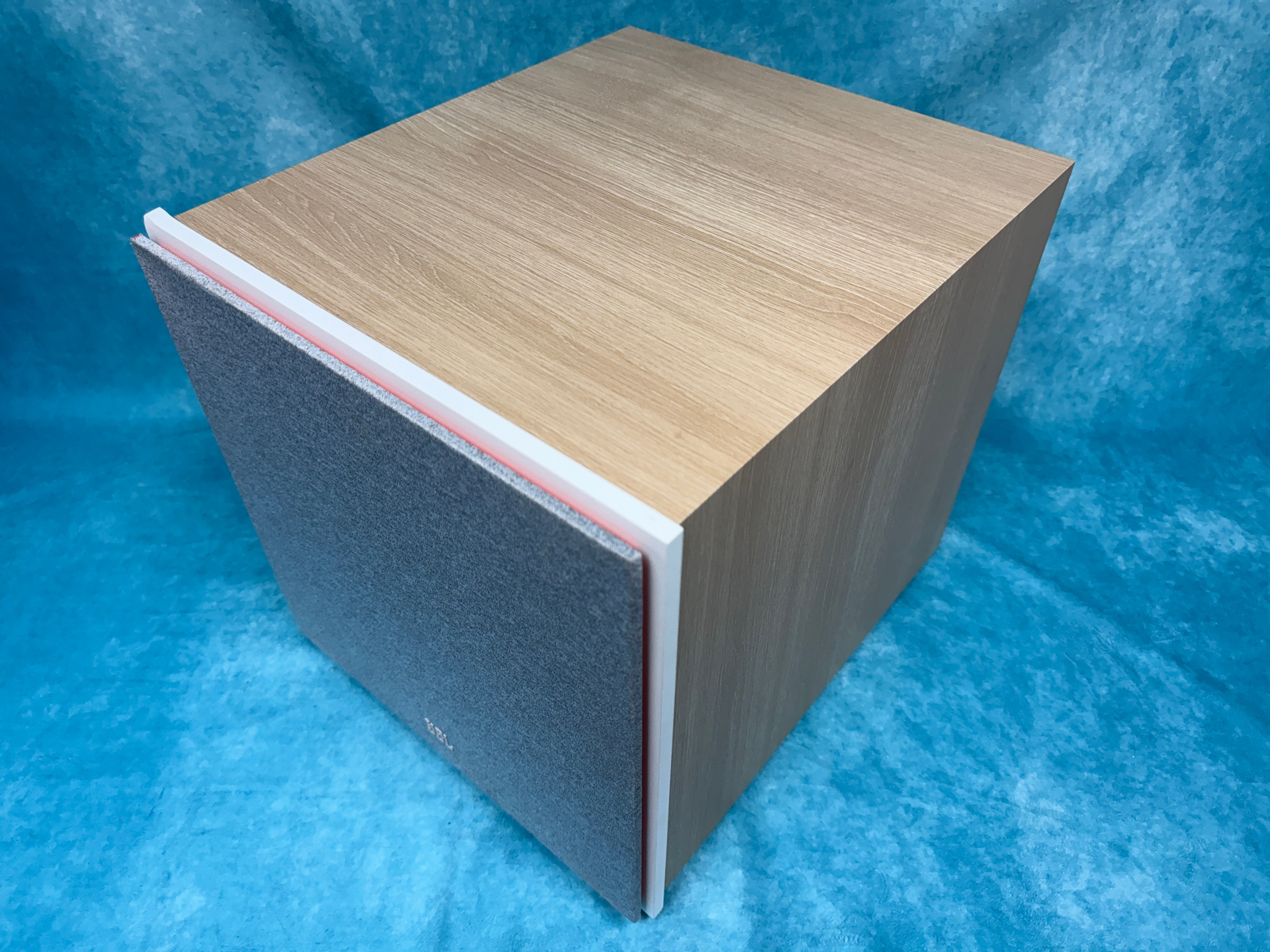 JBL:L200P-WHT-EA-BSB 2