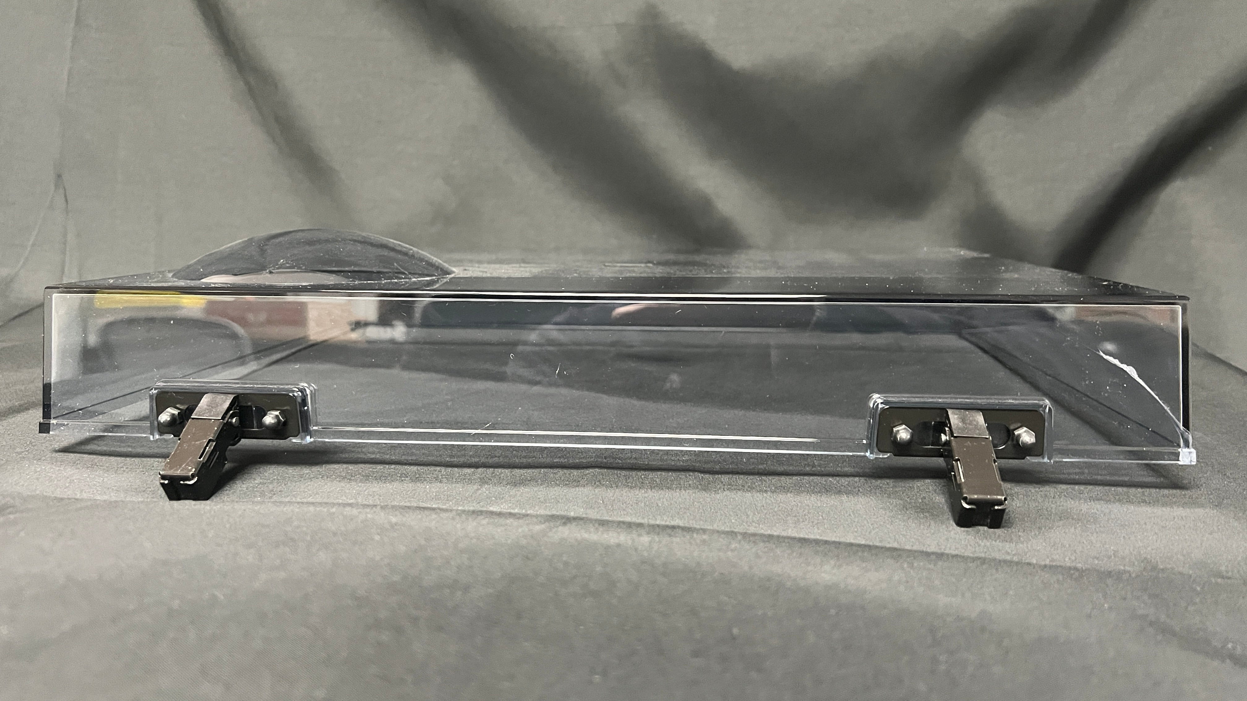 TECHNICS:SL-1200G-S-SLV-BSC Cracked Dustcover 1