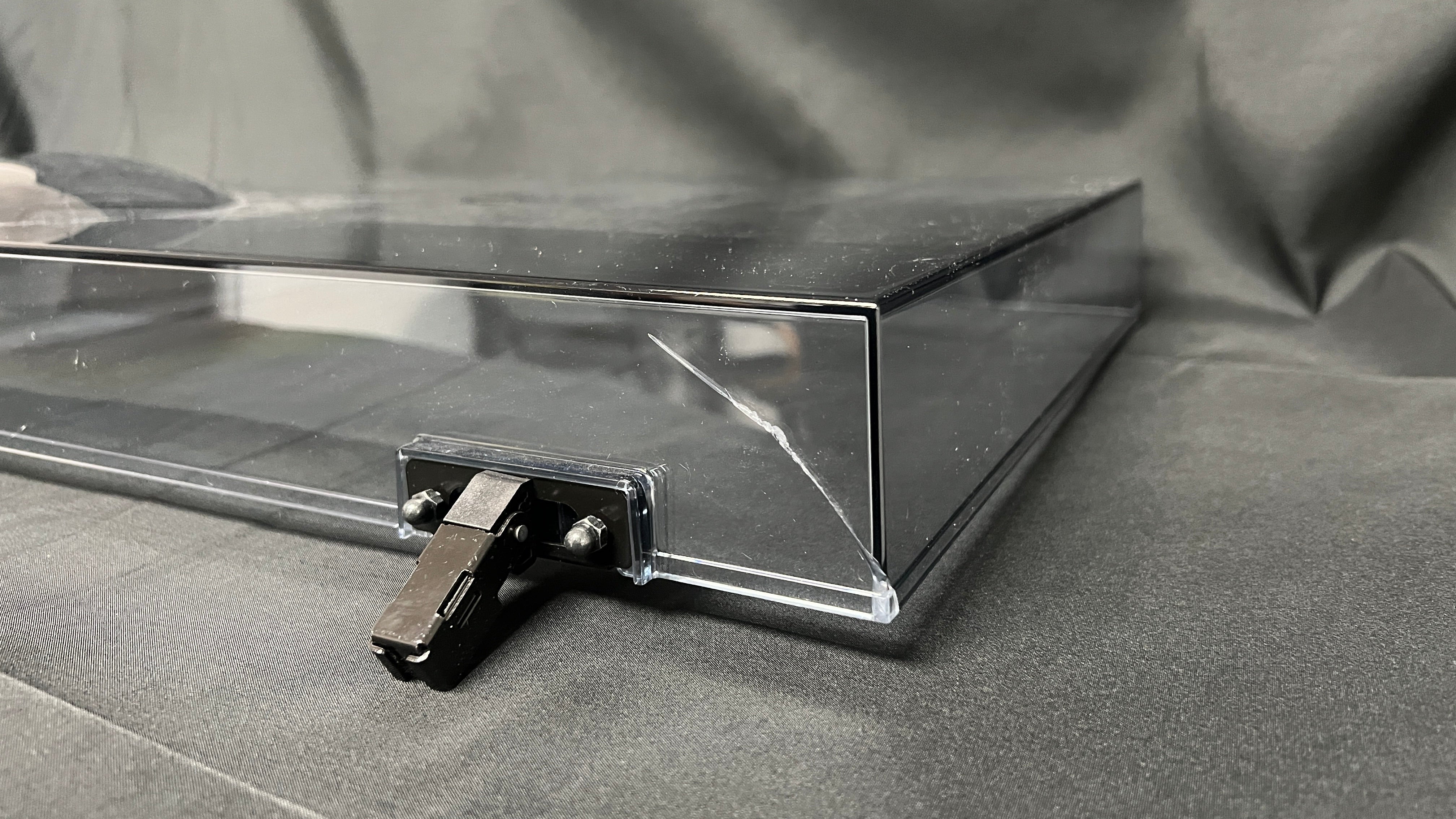 TECHNICS:SL-1200G-S-SLV-BSC Cracked Dustcover 2