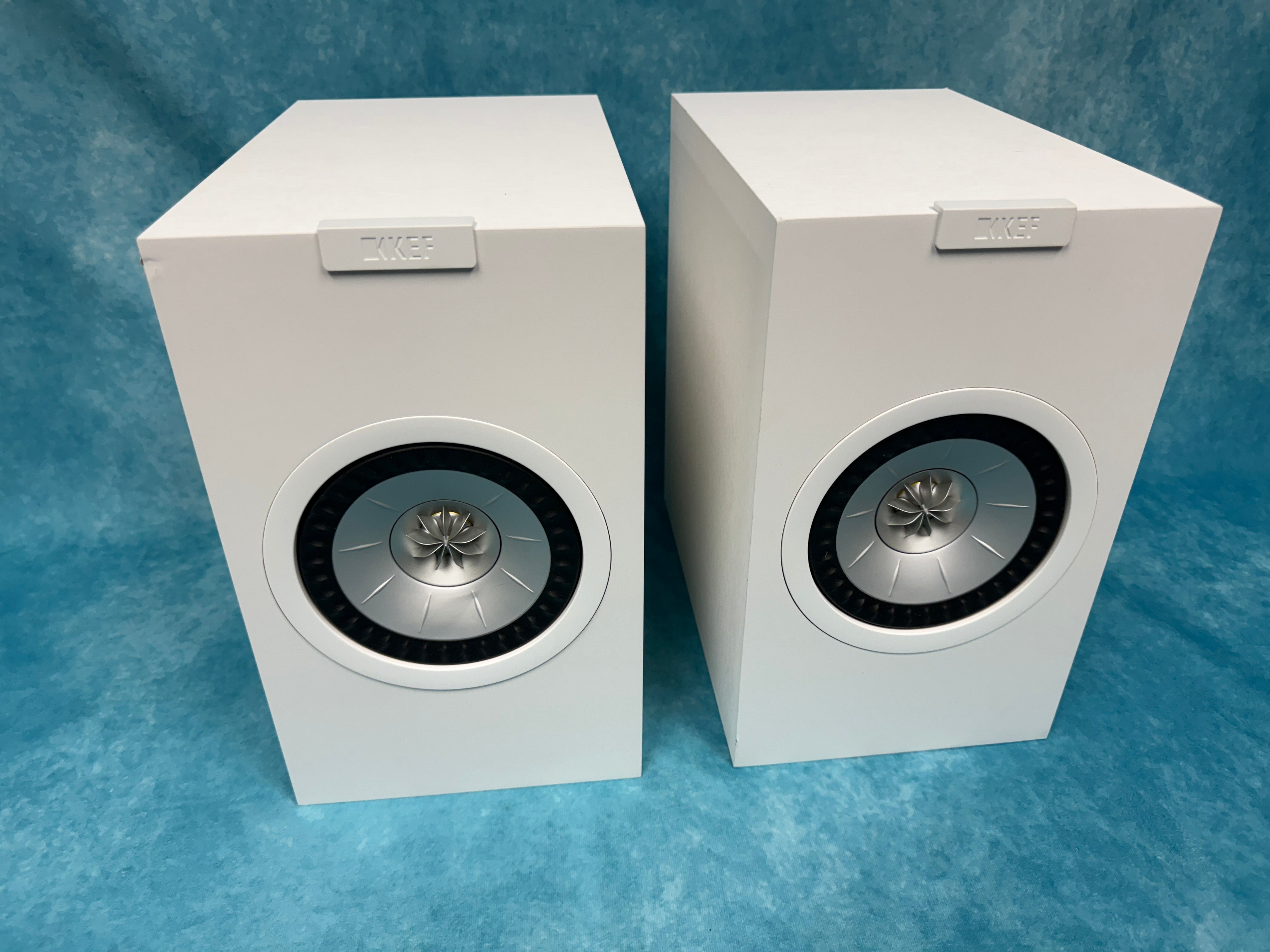 KEF:Q1M-WHT-PR-BSB 8