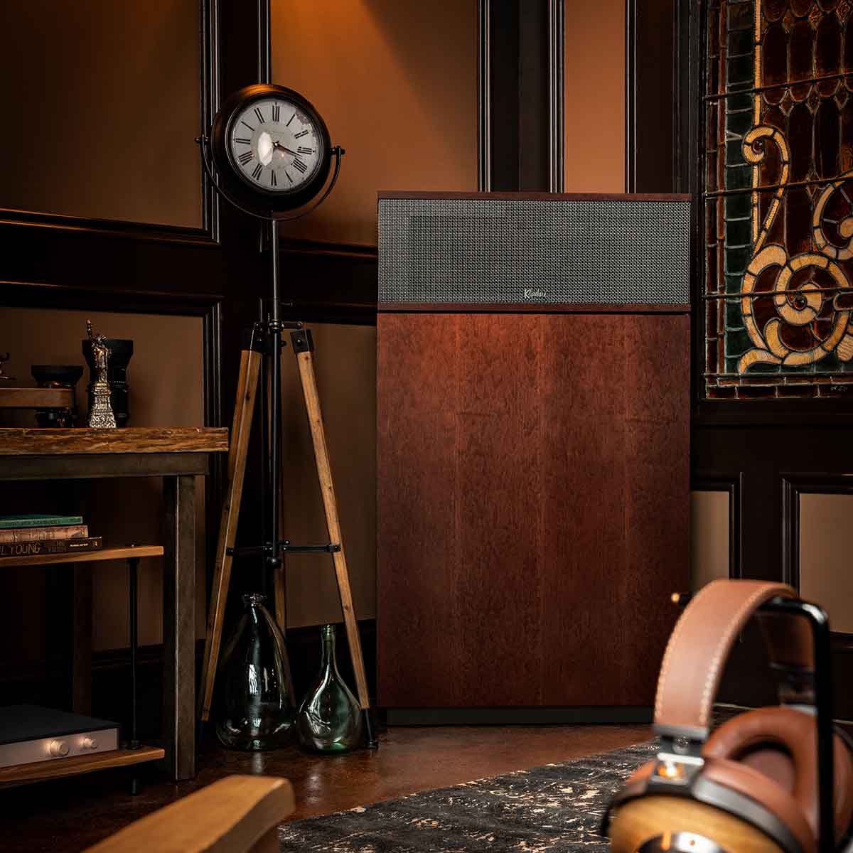 Klipsch Klipschorn AK7 3-Way Fully Horn-Loaded Loudspeaker - American Auburn - lifestyle shot front view