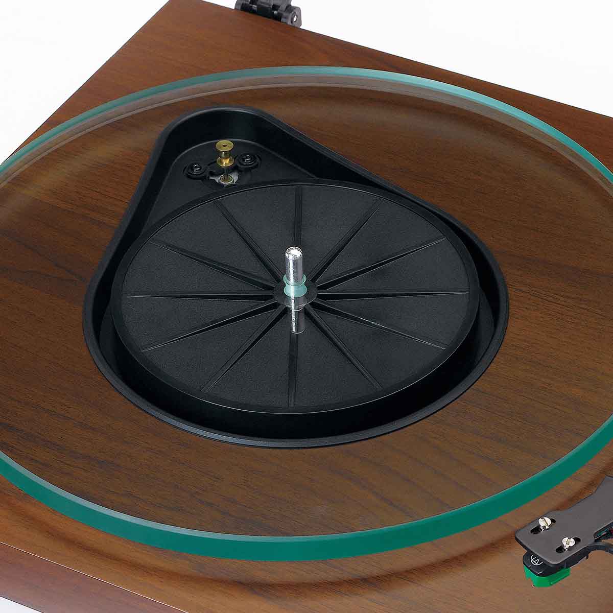 Lenco LBT-225 Bluetooth Turntable w/ Glass Platter and AT-VM95E Cartridge high angle close-up of glass platter with no cover