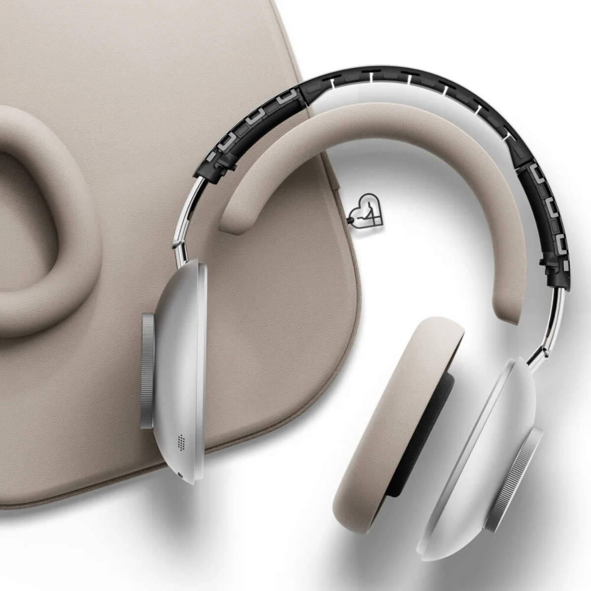 Leowe Leo Beige headphones with a heart design on a white background
