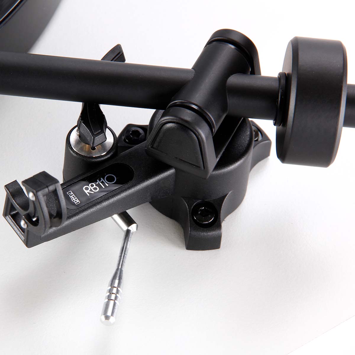 Rega Planar 1 Turntable - white - detail of RB110 tone arm counterweight end