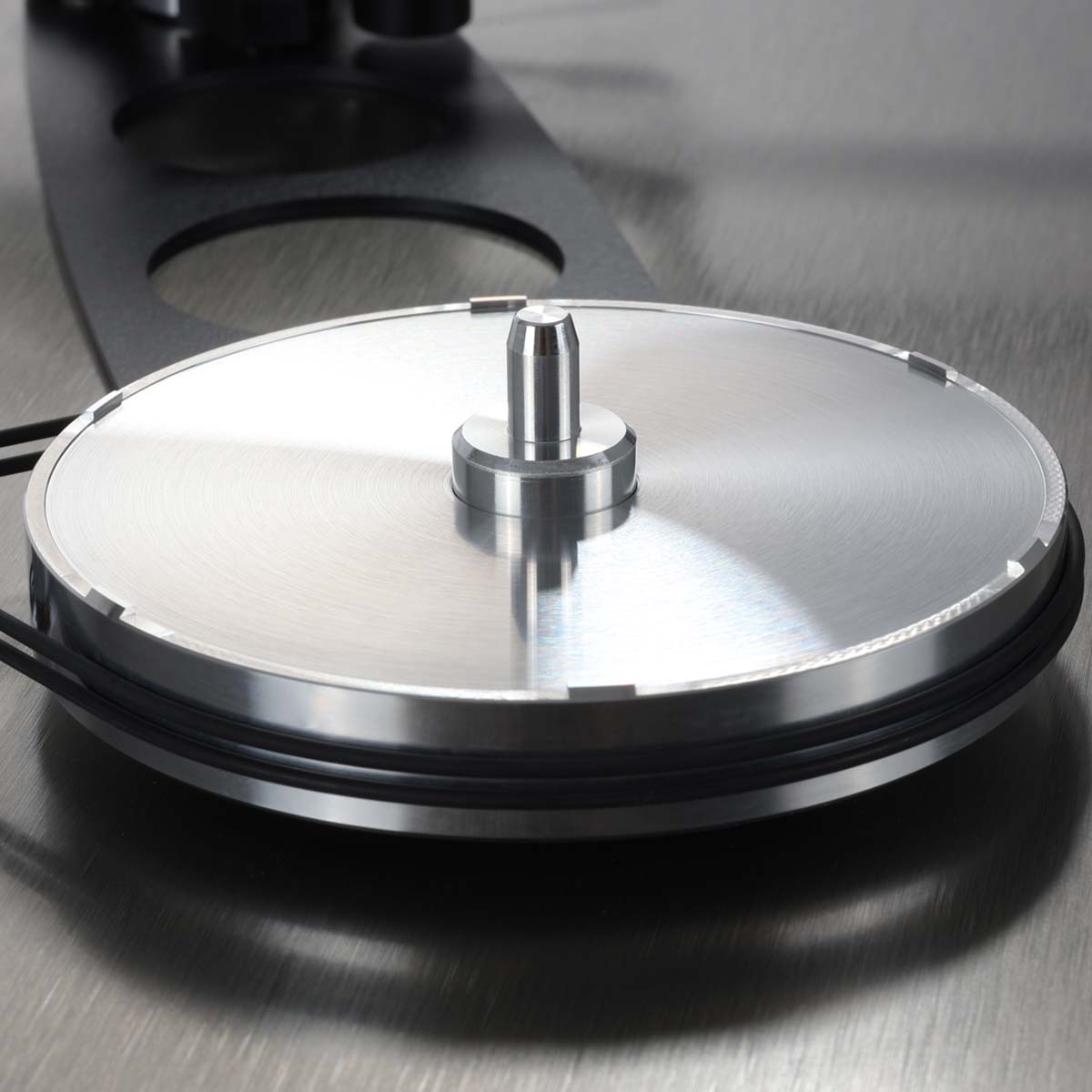 Rega Planar 6 RS Special Edition Turntable - detail of turntable motor with platter removed