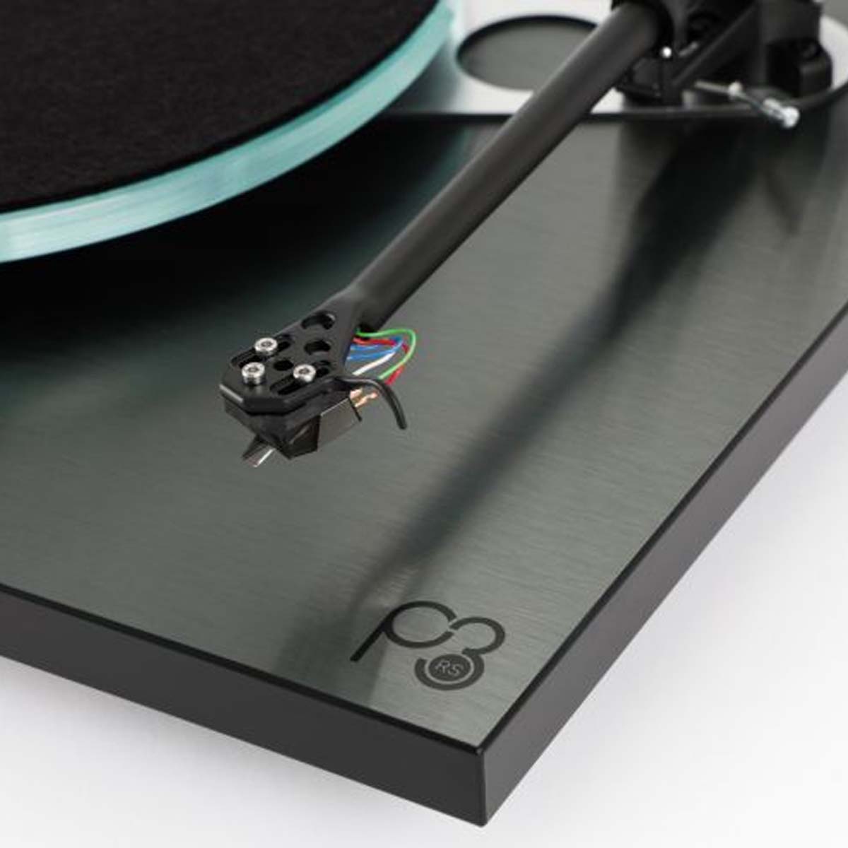 alt="Rega Planar 3 RS Special Edition Turntable closeup of cartridge"