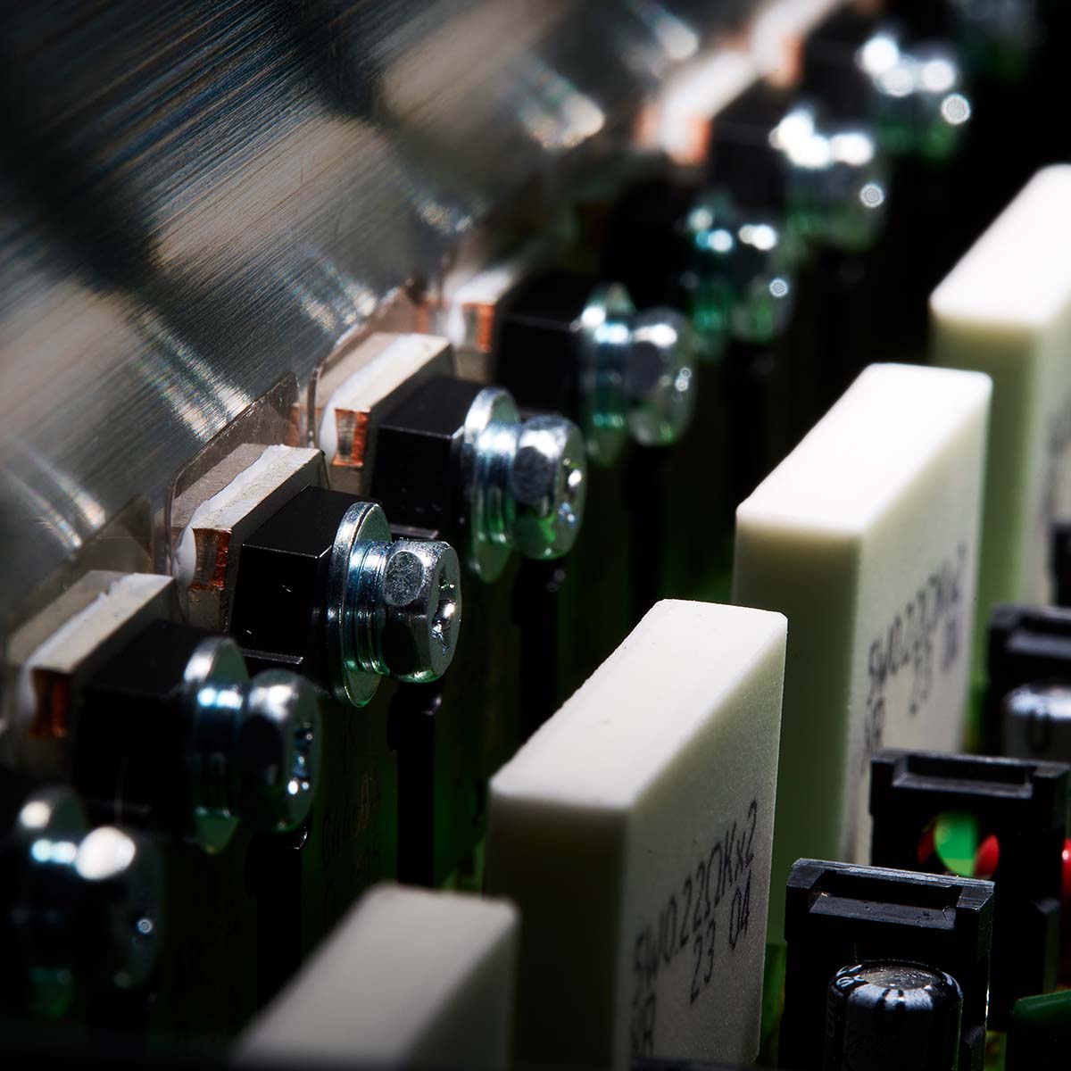 Yamaha RX500A 5.2-Channel AV Receiver - detail of interior components