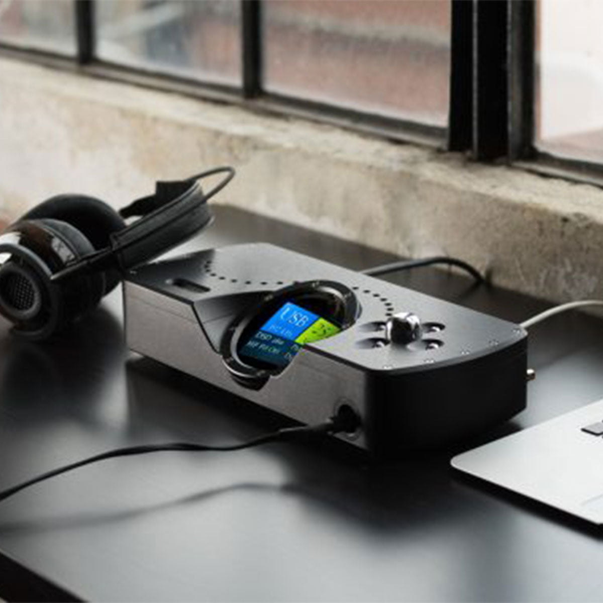 Headphone amp and Preamp - BLACK