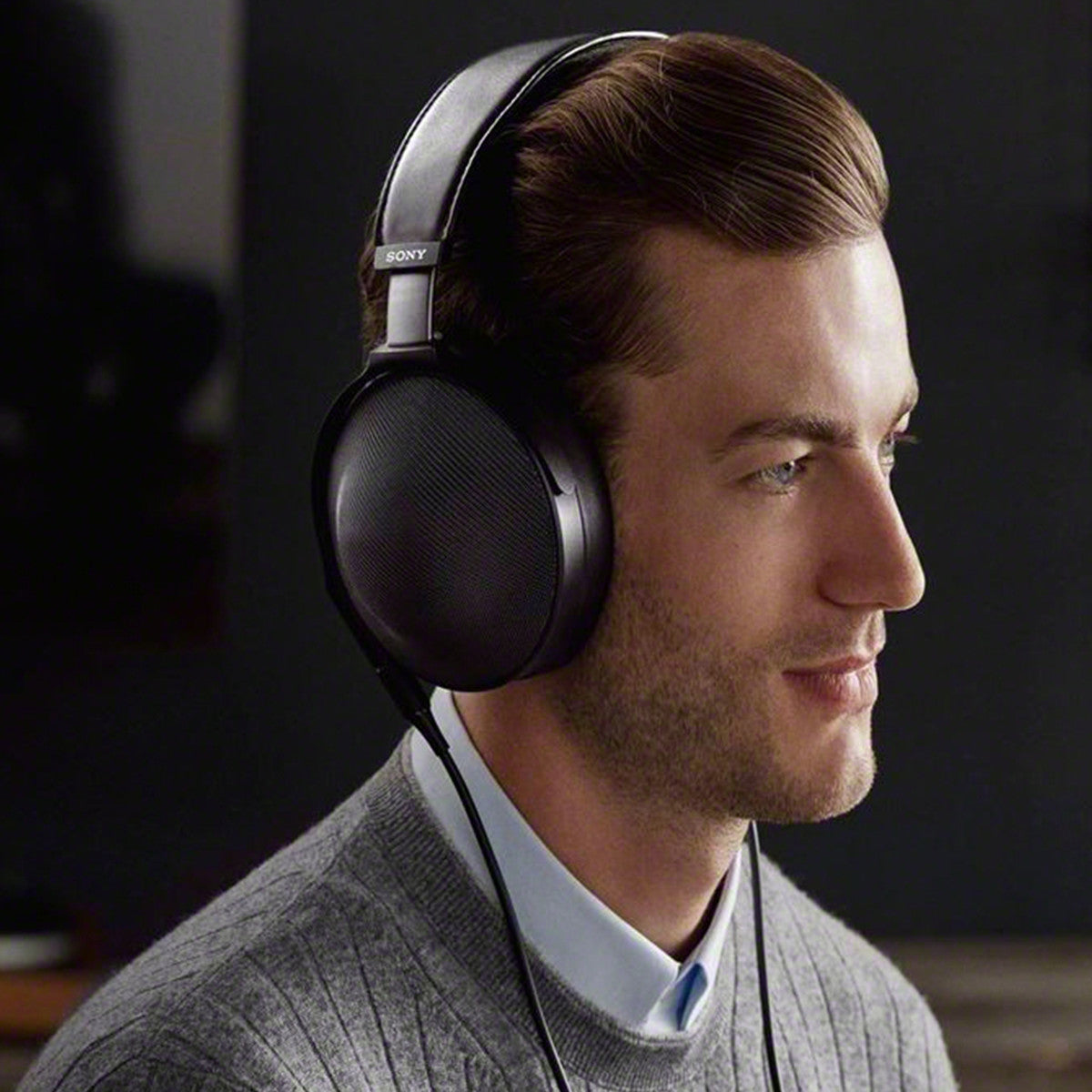 SONY MDR-Z1R Lifestyle