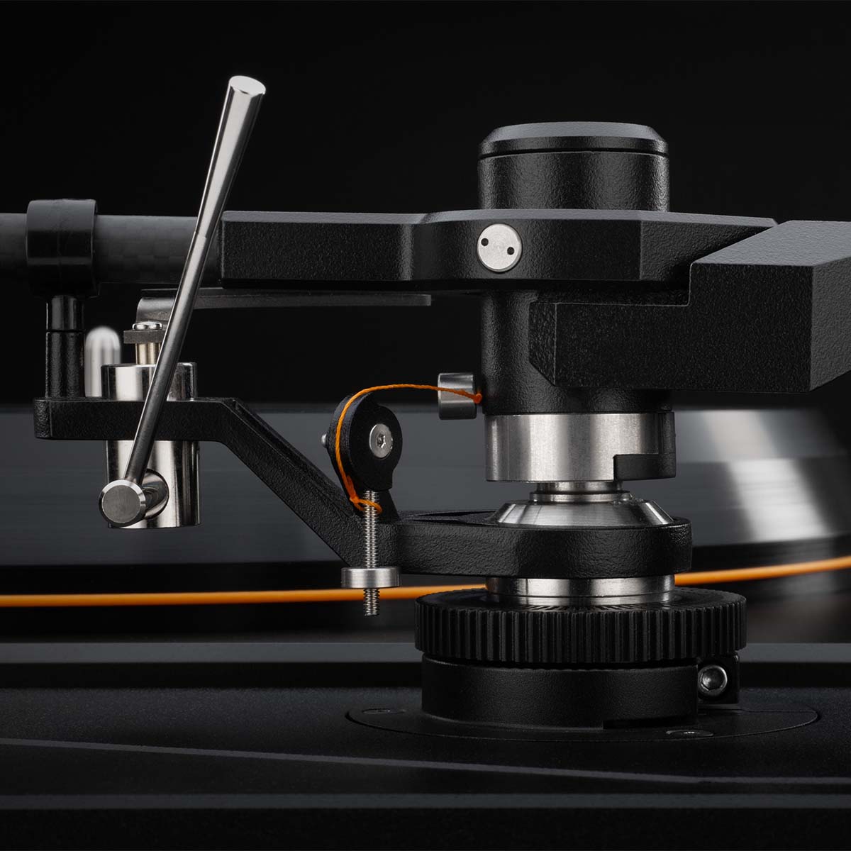 MoFi MasterDeck Turntable - black - zoomed side view of tonearm