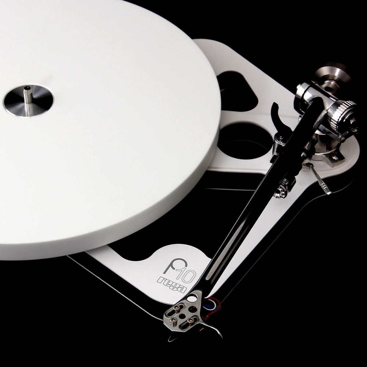 Rega Planar 10 in white without turntable mat