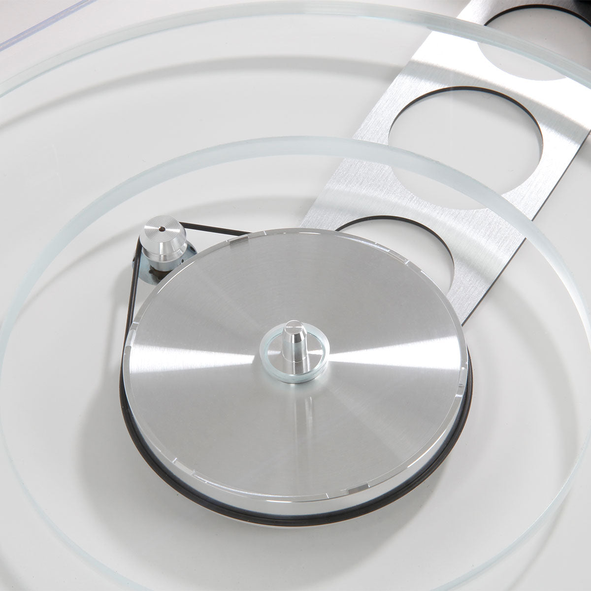 Platter hub detail view of Rega Planar 6 in white