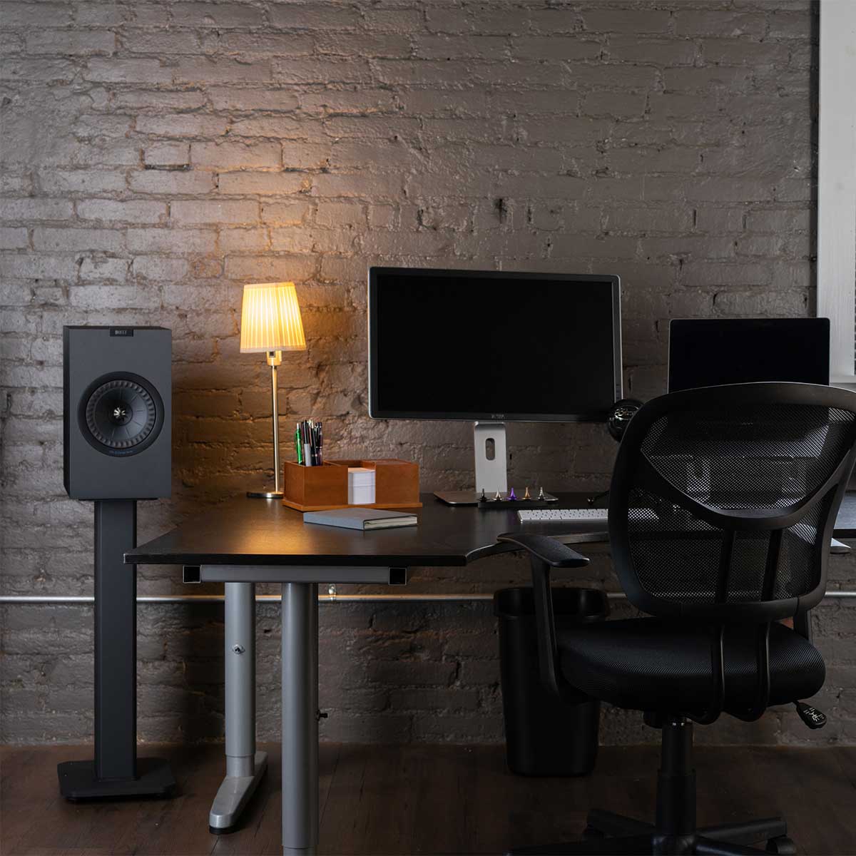 top plate angle view