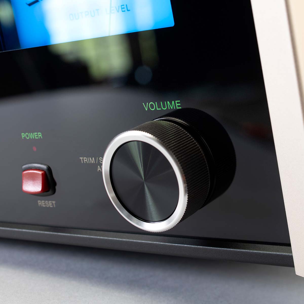 McIntosh CS7500 Streaming Preamplifier -  detail of volume knob