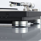 Denon DP-500BT Premium Belt-Drive Hi-Fi Turntable with Bluetooth - detail of isolation foot