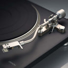 Denon DP-500BT Premium Belt-Drive Hi-Fi Turntable with Bluetooth - detail of tone arm