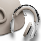 Leowe Leo Beige headphones with a heart design on a white background