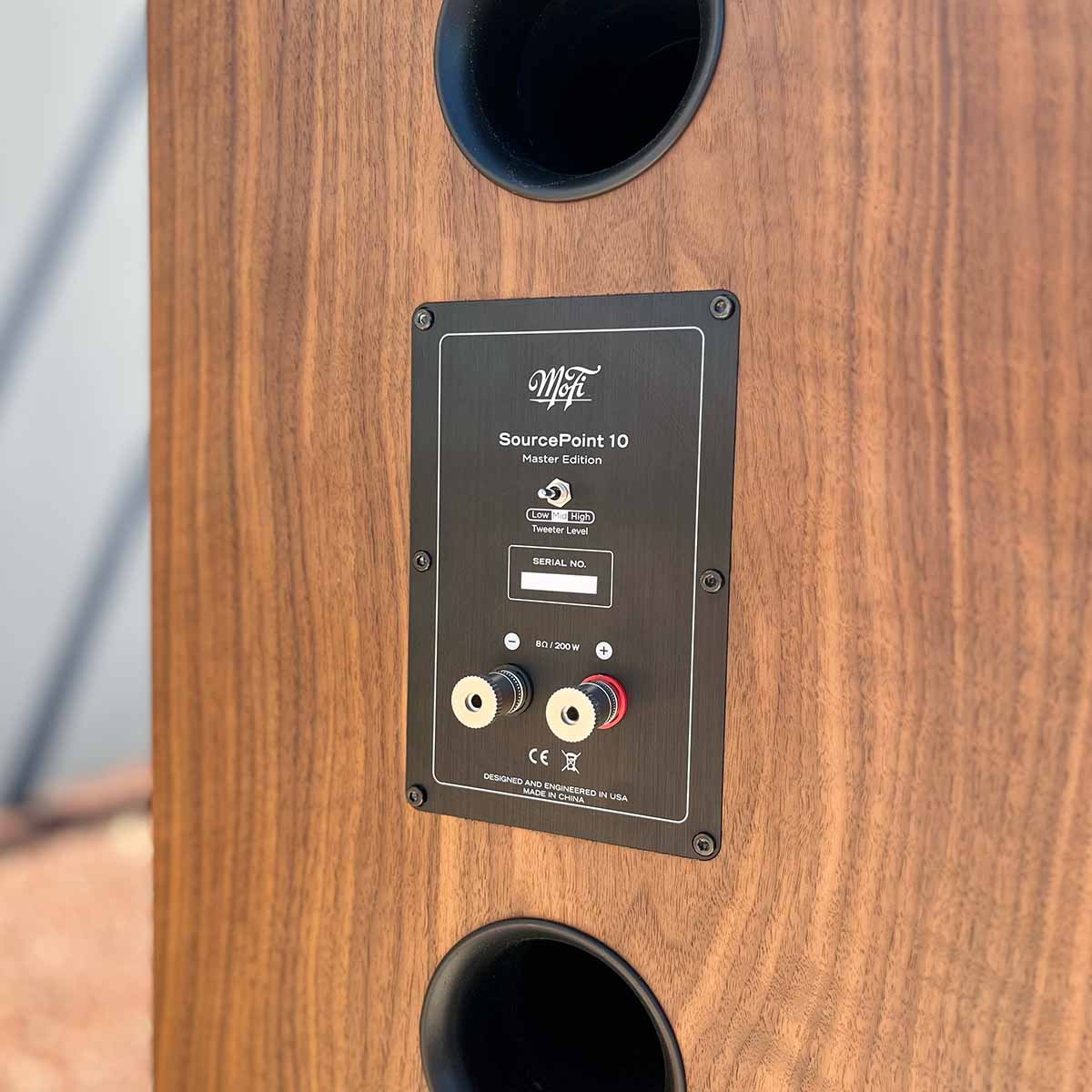 MoFi Electronics SourcePoint 10 Master Edition Bookshelf Speakers - walnut - detail photo of rear crossover unit