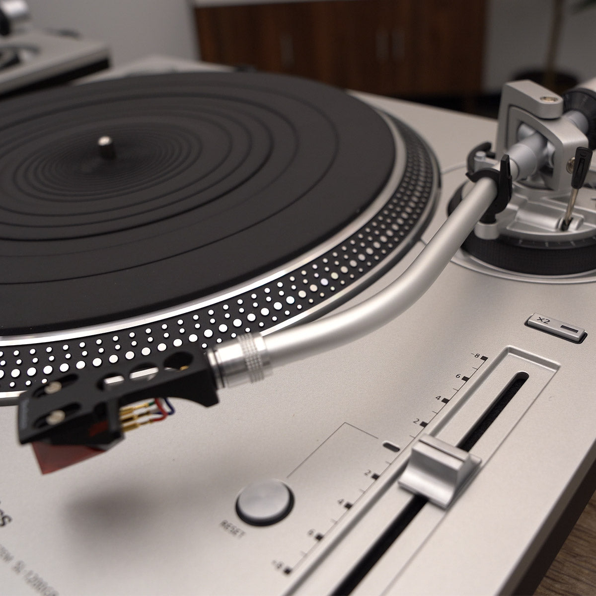 Technics SL-1200GR Single Rotor Coreless Turntable