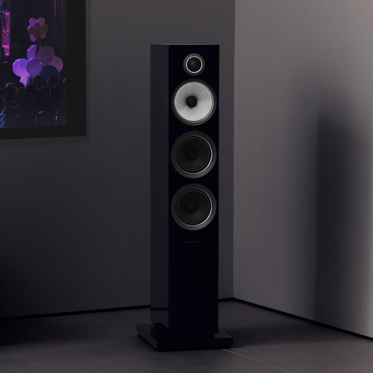 Bowers & Wilkins 704 S2