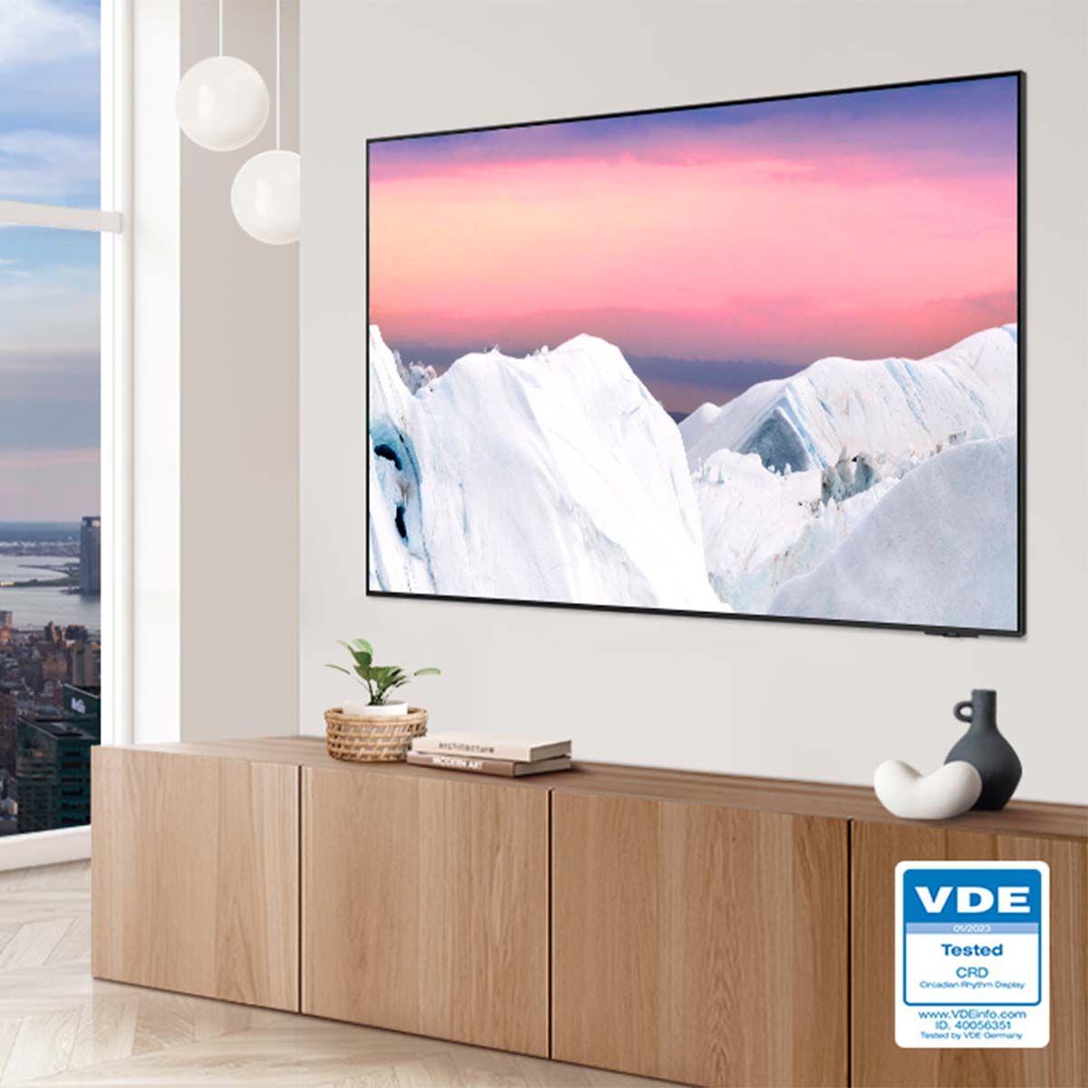 Samsung QN95C Neo QLED 4K Smart TV (2023)  lifestyle image