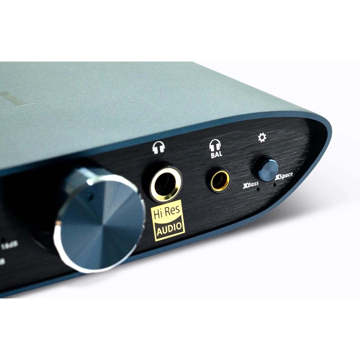 iFi Audio ZEN CAN Signature Premium Desk-Fi Headphone Amp - zoomed and angled front view of components