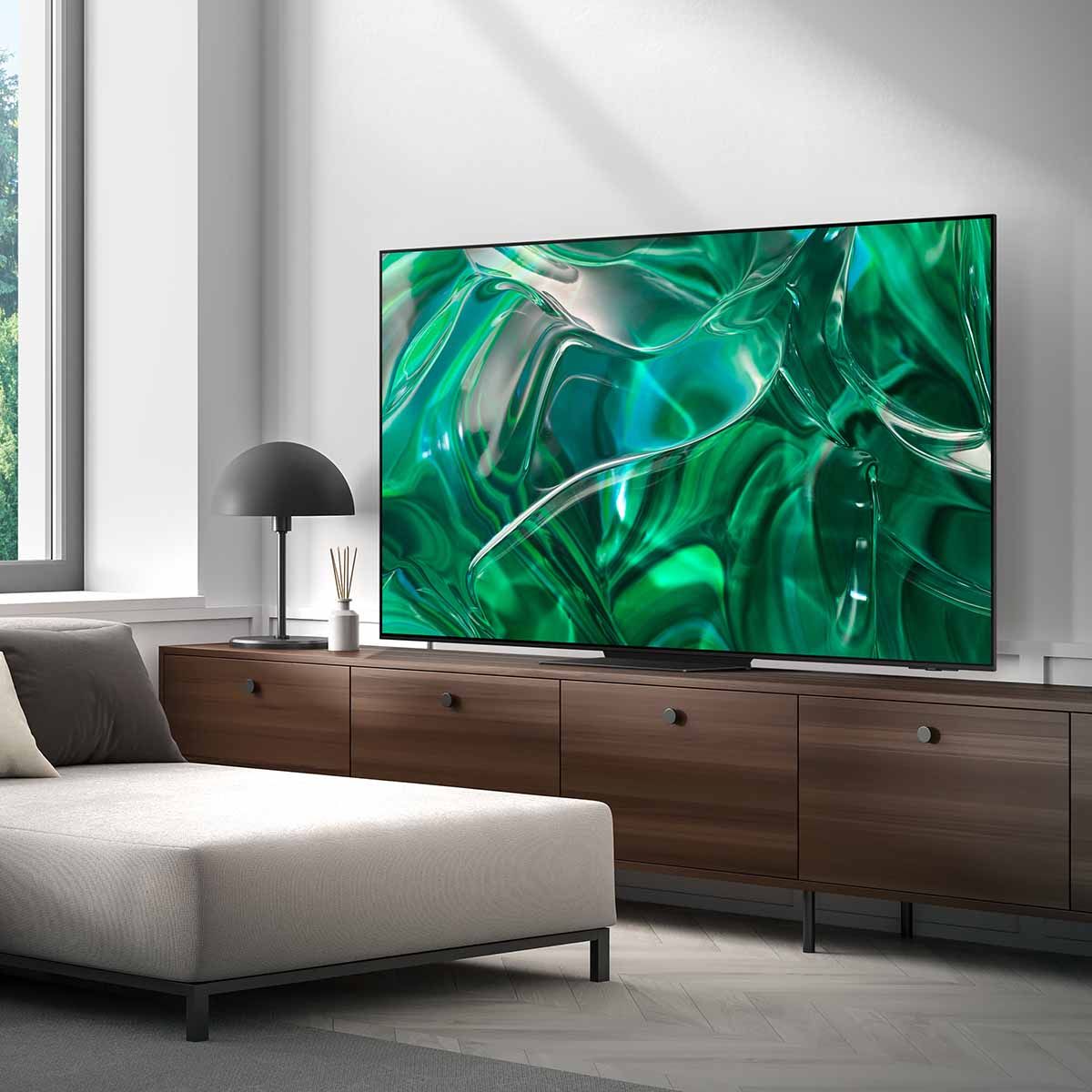 Samsung Class S95C OLED 4K Smart TV (2023) lifestyle image