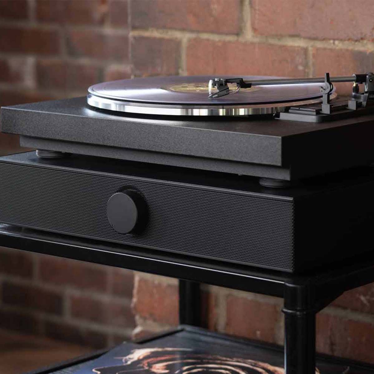 Andover SpinDeck Max Turntable, Black, detailed view on top of SpinBase