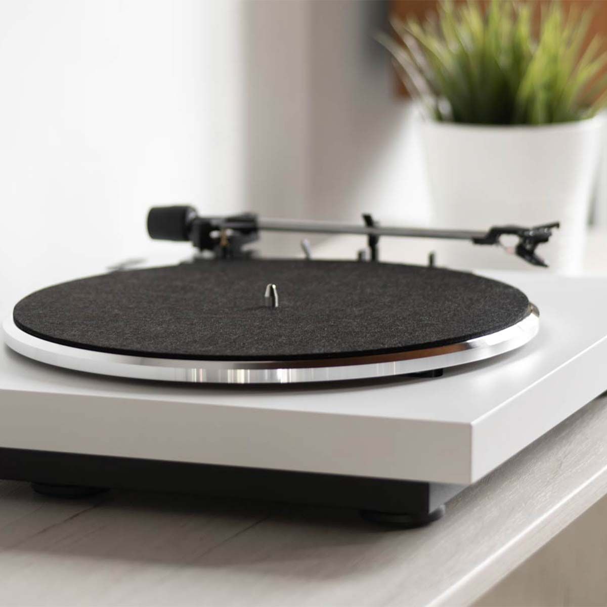 Andover SpinDeck Max Turntable, White, detailed side view