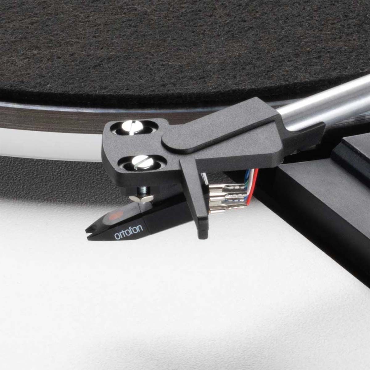 Andover SpinDeck Max Turntable, White, detailed view of Ortofon OM10 Cartridge