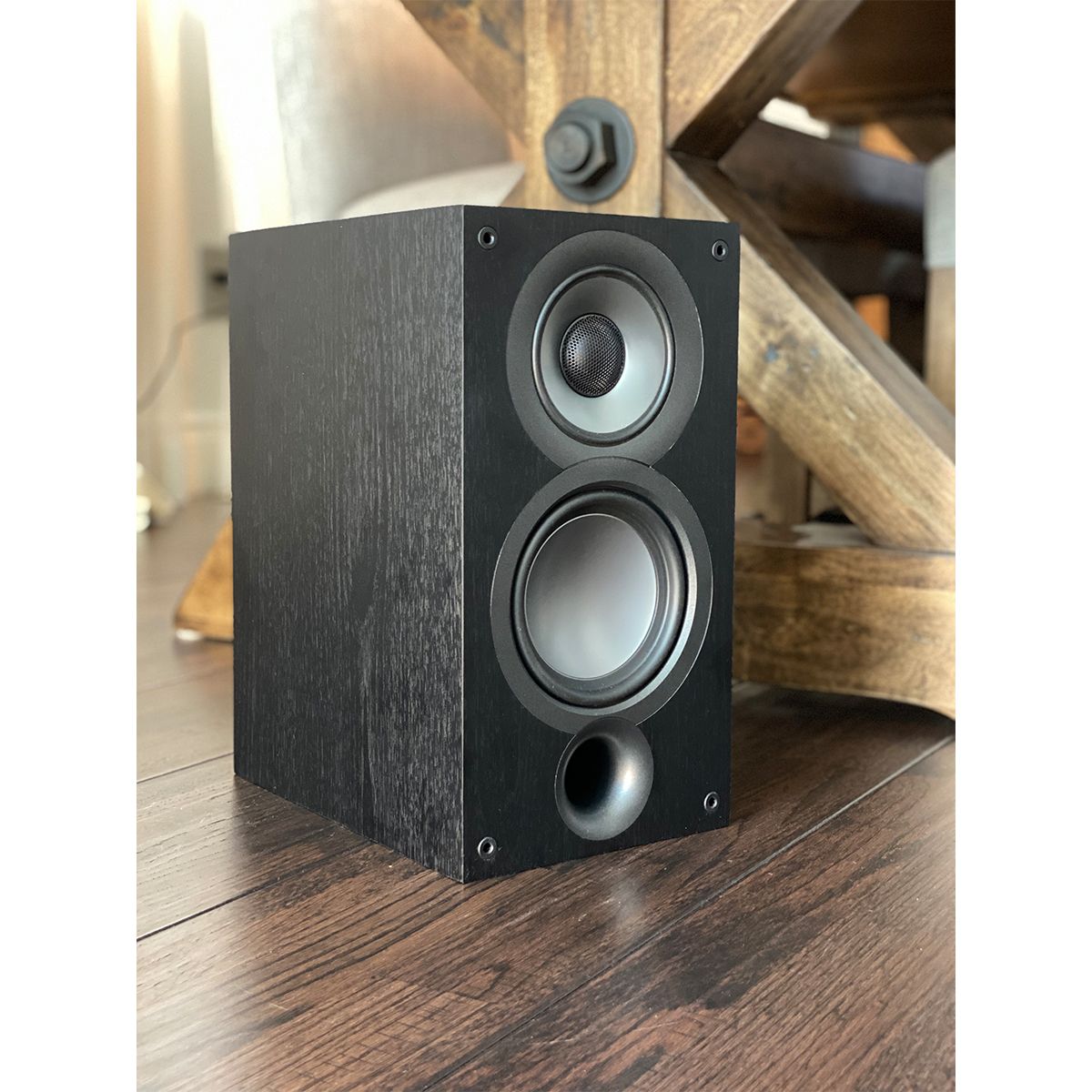 ELAC Uni-Fi 2.0 UB52 Bookshelf speakers