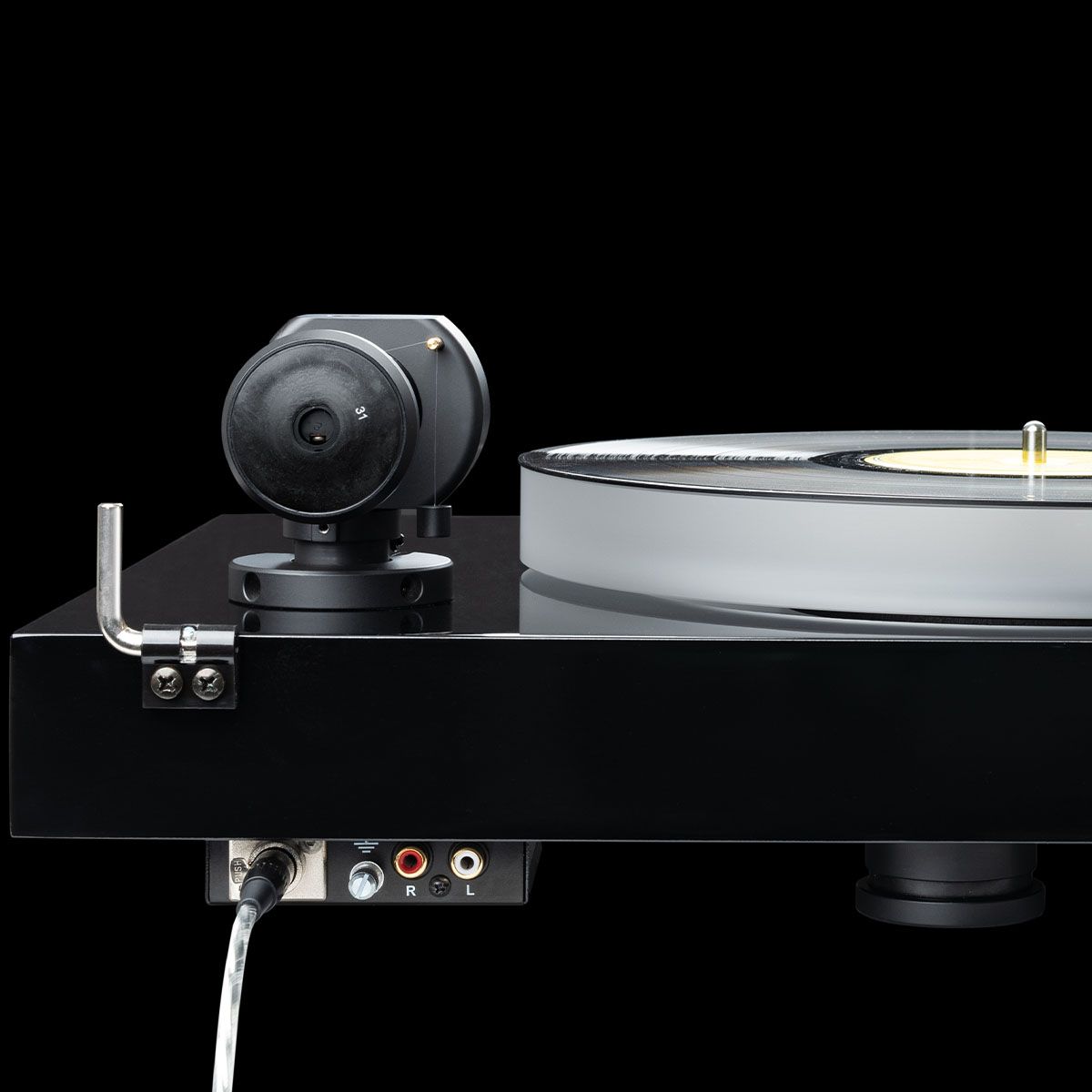 Pro-Ject X2B True Balanced Turntable - close-up of balanced connection