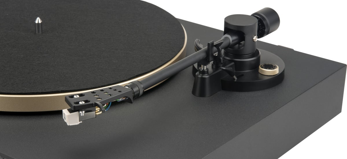 Close up view of tonearm on JBL Spinner Turntable