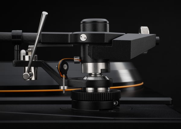 Detail view of the back of the MoFi Masterdeck turntable tonearm