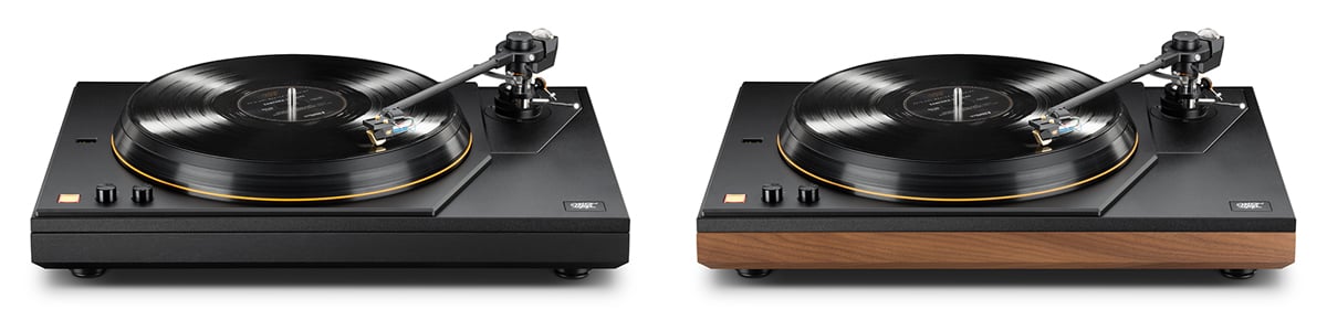 MoFi Masterdeck Turntable in black and in walnut