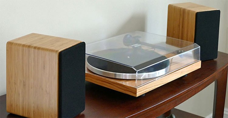 Peachtree M24 Powered Speakers with turntables