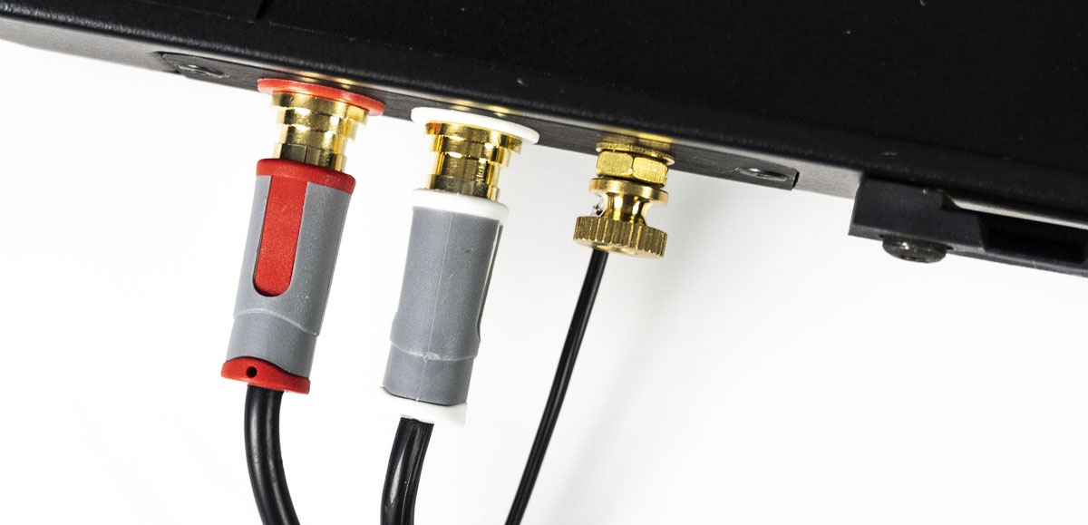 MoFi UltraDeck Turnatable Setup Guide - Cables