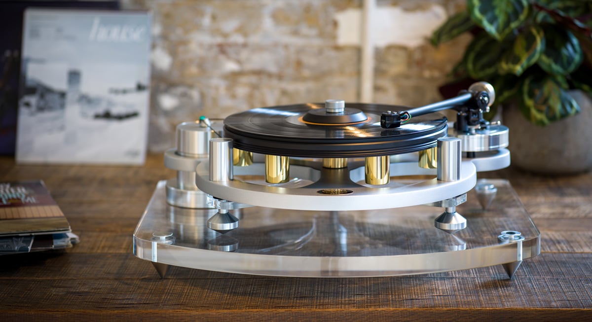 Michell Gyro SE Turntable in Silver on table